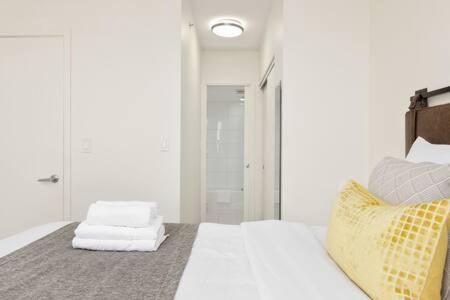 1BR Stunning view in DT Gastown