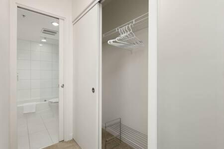 1BR Stunning view in DT Gastown