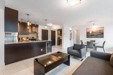 Heart of Downtown Luxury 2BR Condominium