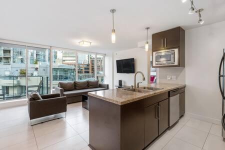 Heart of Downtown Luxury 2BR Condominium