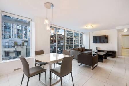 Heart of Downtown Luxury 2BR Condominium