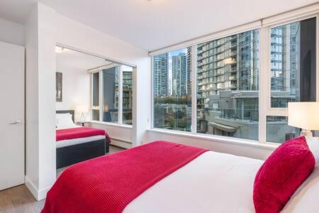 Heart of Downtown Luxury 2BR Condominium