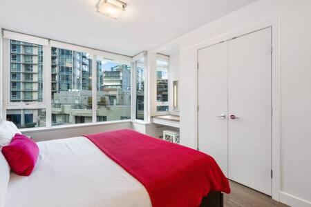Heart of Downtown Luxury 2BR Condominium