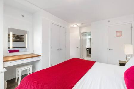 Heart of Downtown Luxury 2BR Condominium