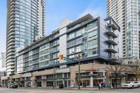 Heart of Downtown Luxury 2BR Condominium