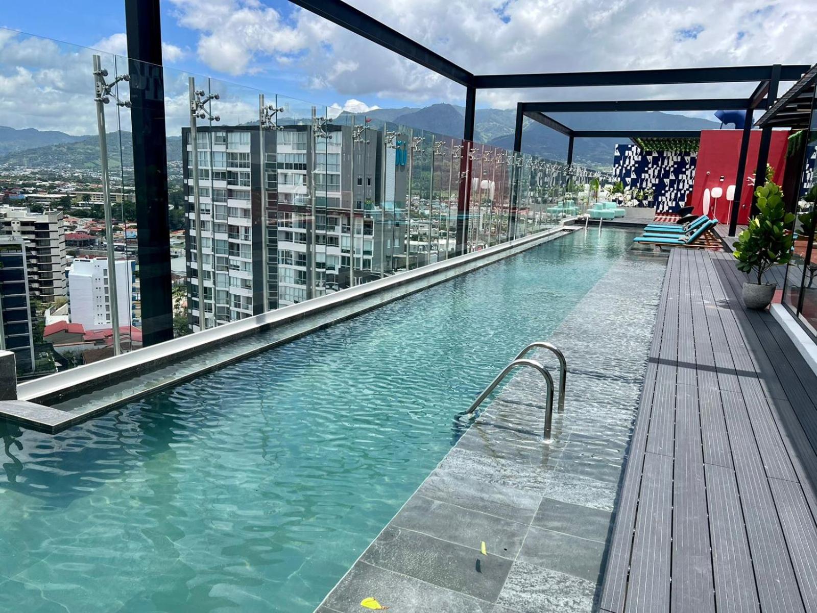 SkyGarden Nunciatura Luxury Apartment #705