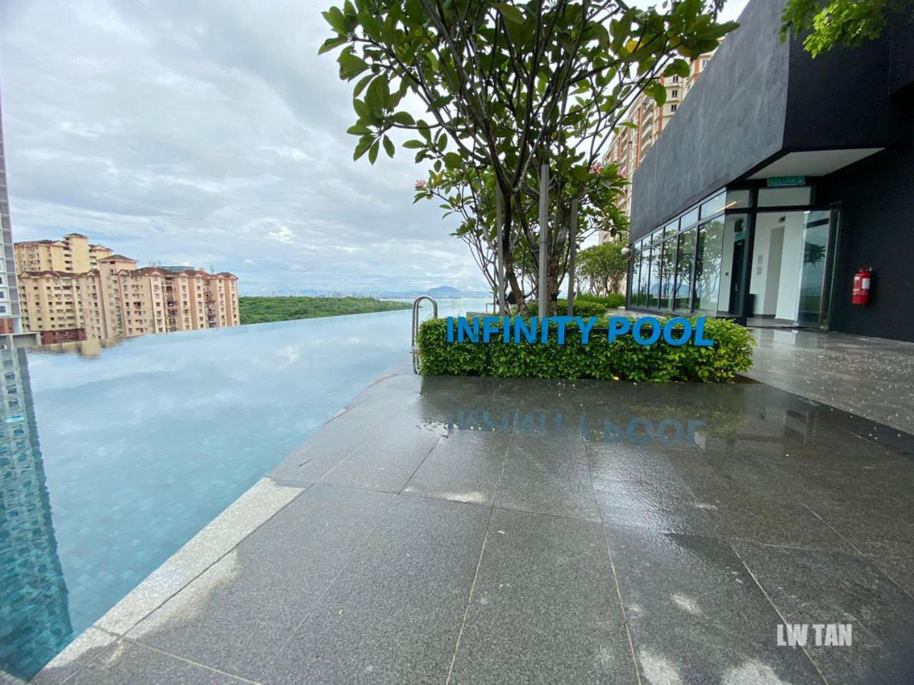 Urban Suites Sea & City View Apartment photo 5