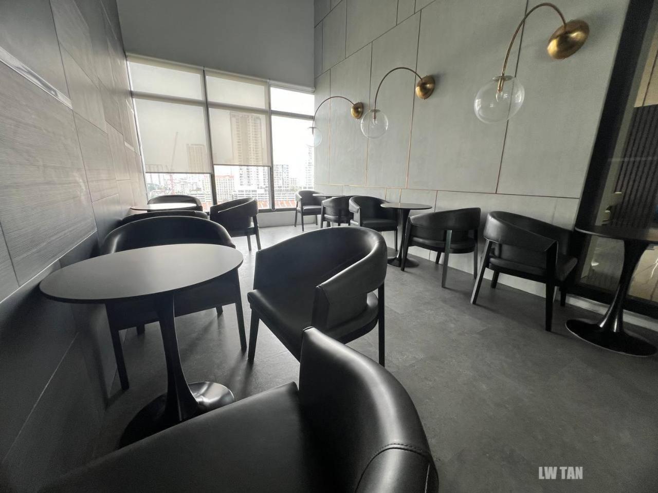 Urban Suites Sea & City View Apartment photo 6