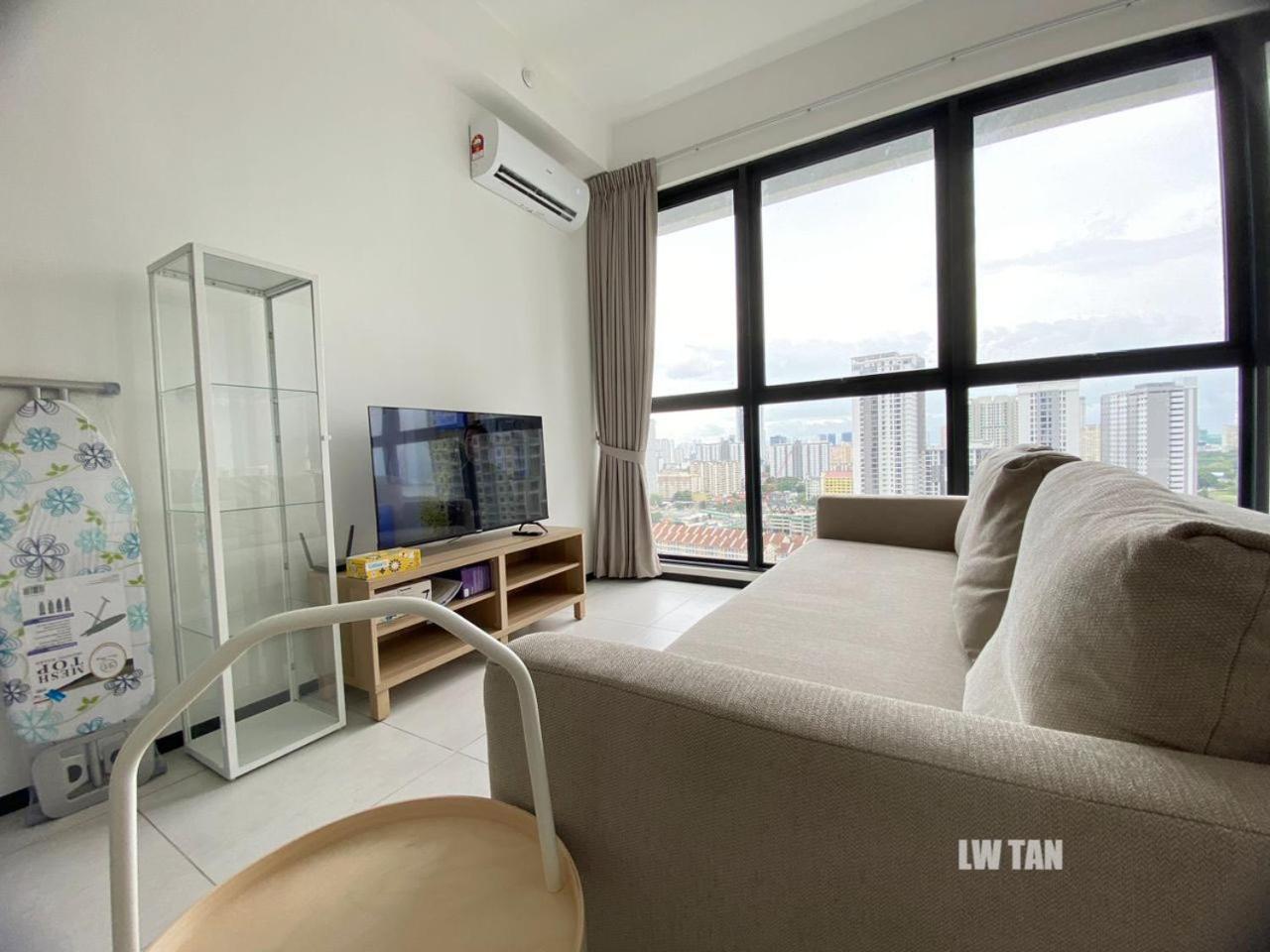 Urban Suites Sea & City View Apartment photo 8