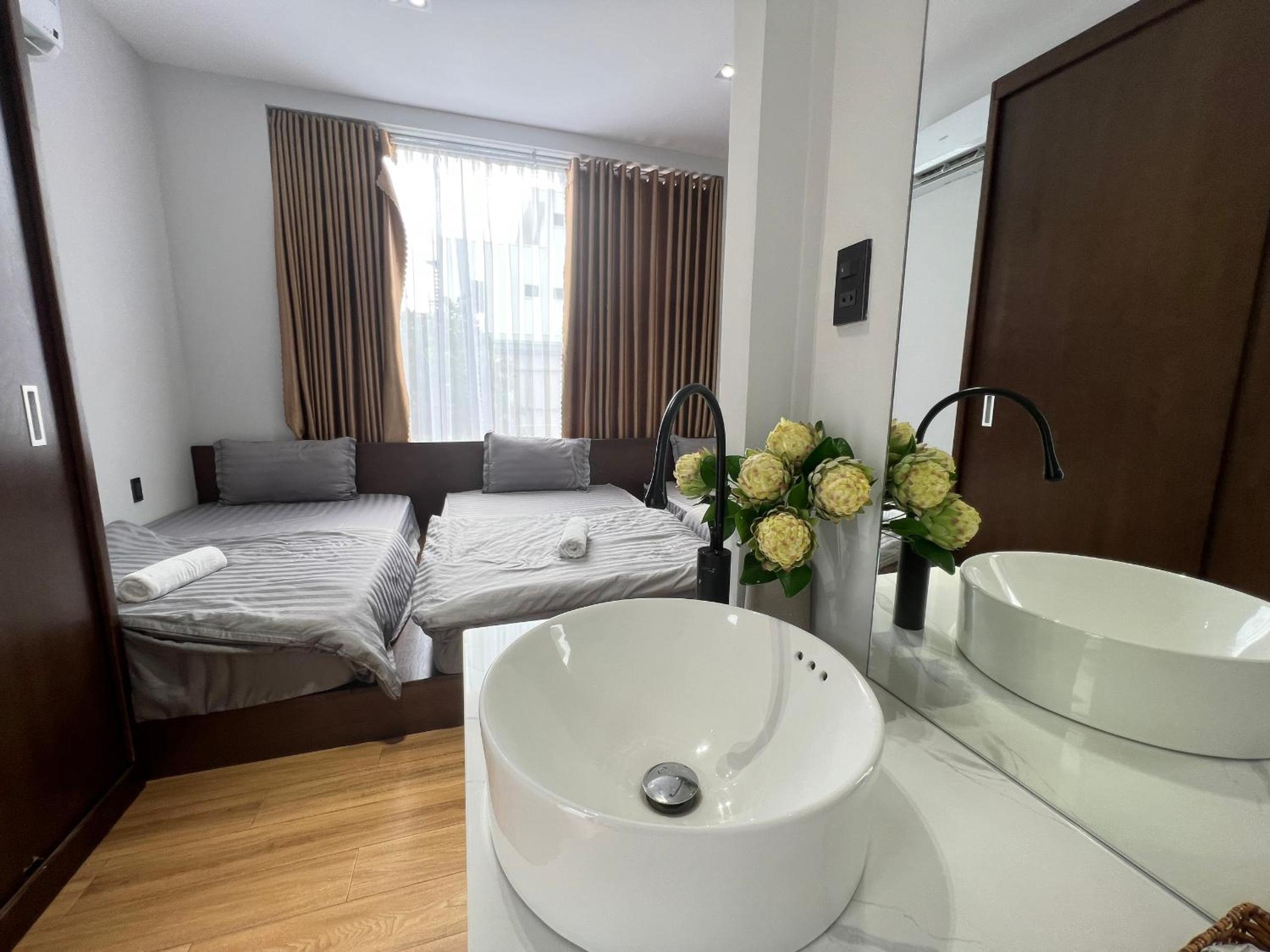 Nancy Tran Grand Strip Sweet Villa 1 view 2