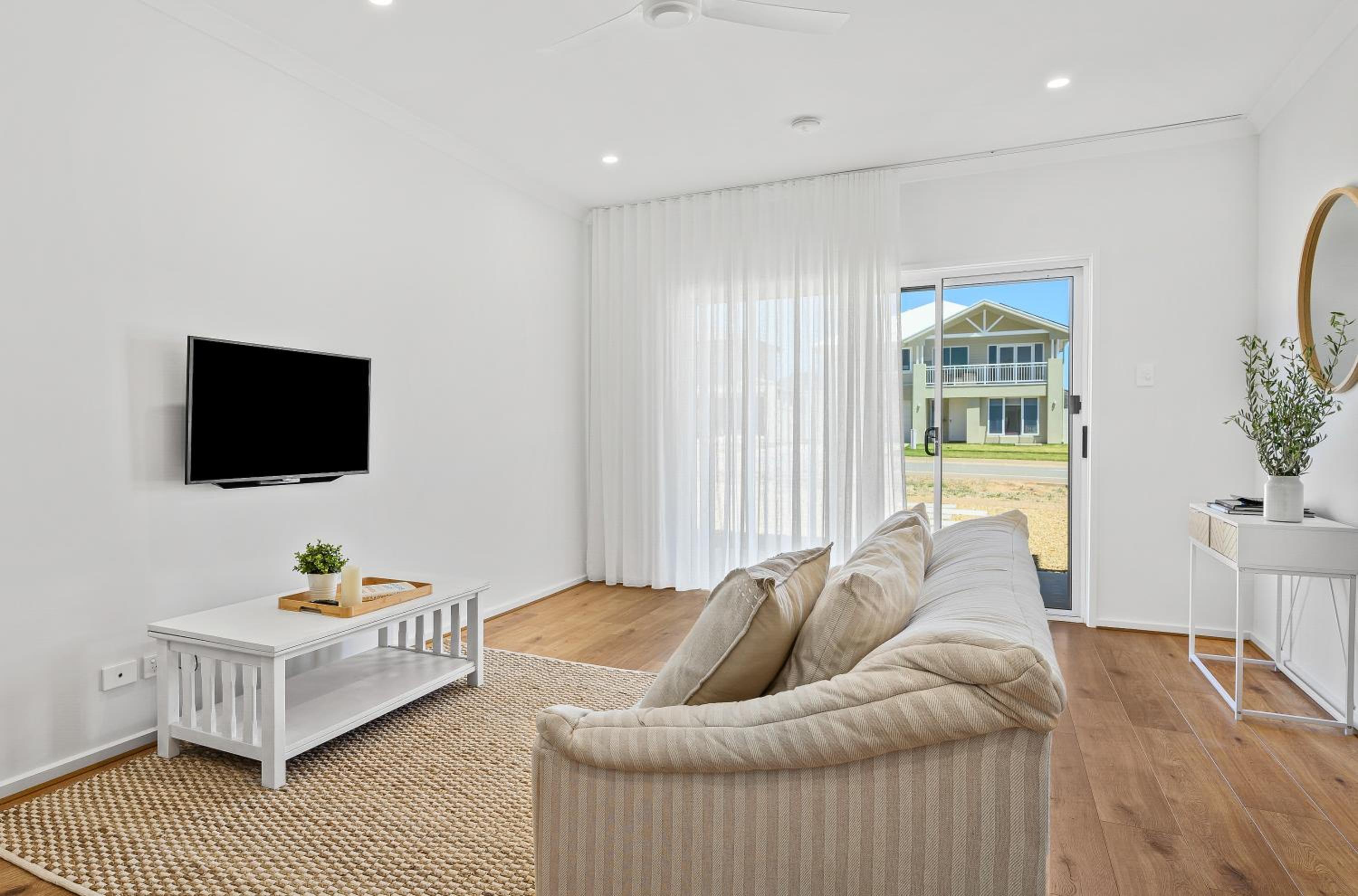 The White House - Sellicks Beach - C21 SouthCoast Holidays