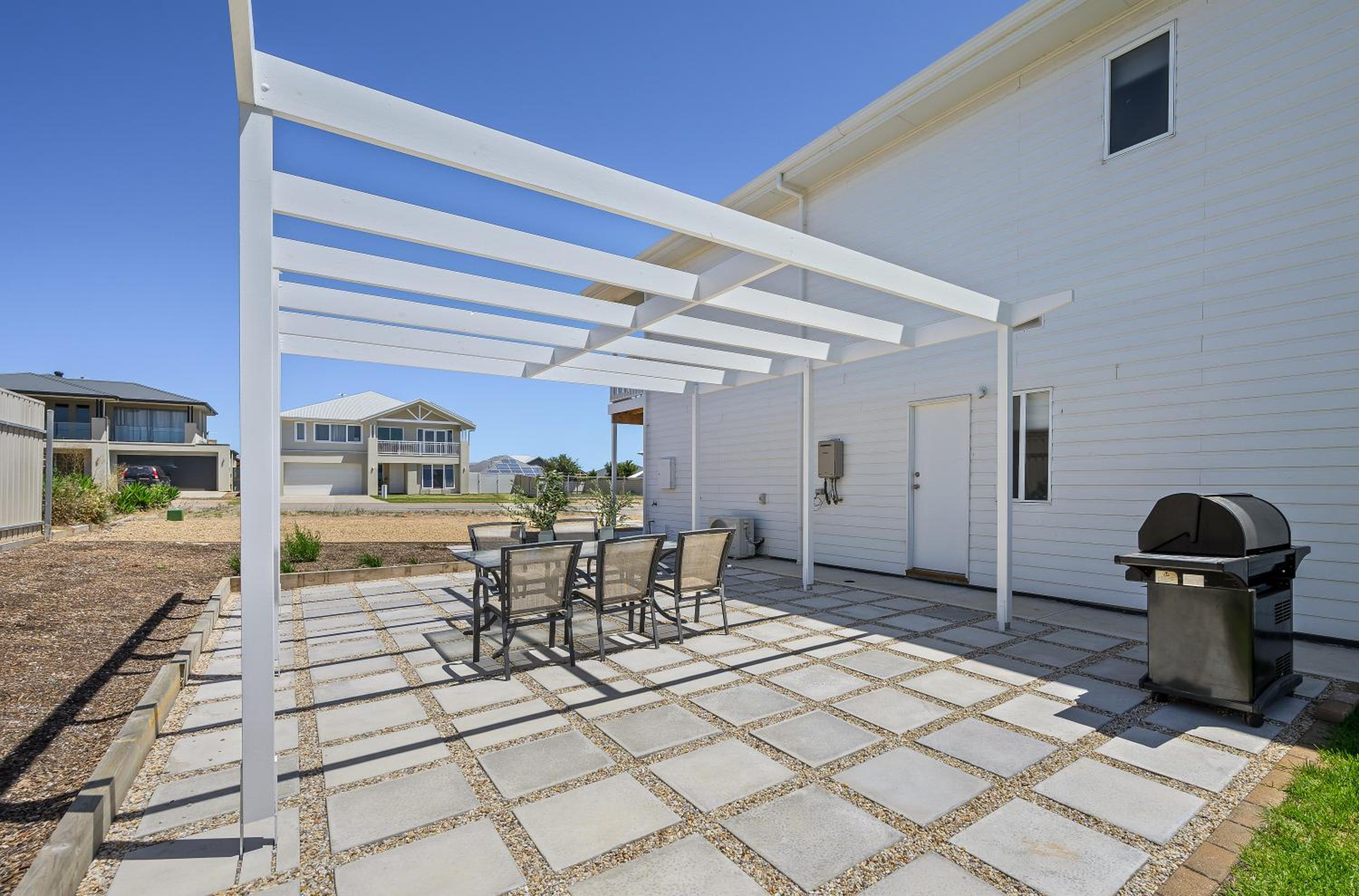 The White House - Sellicks Beach - C21 SouthCoast Holidays