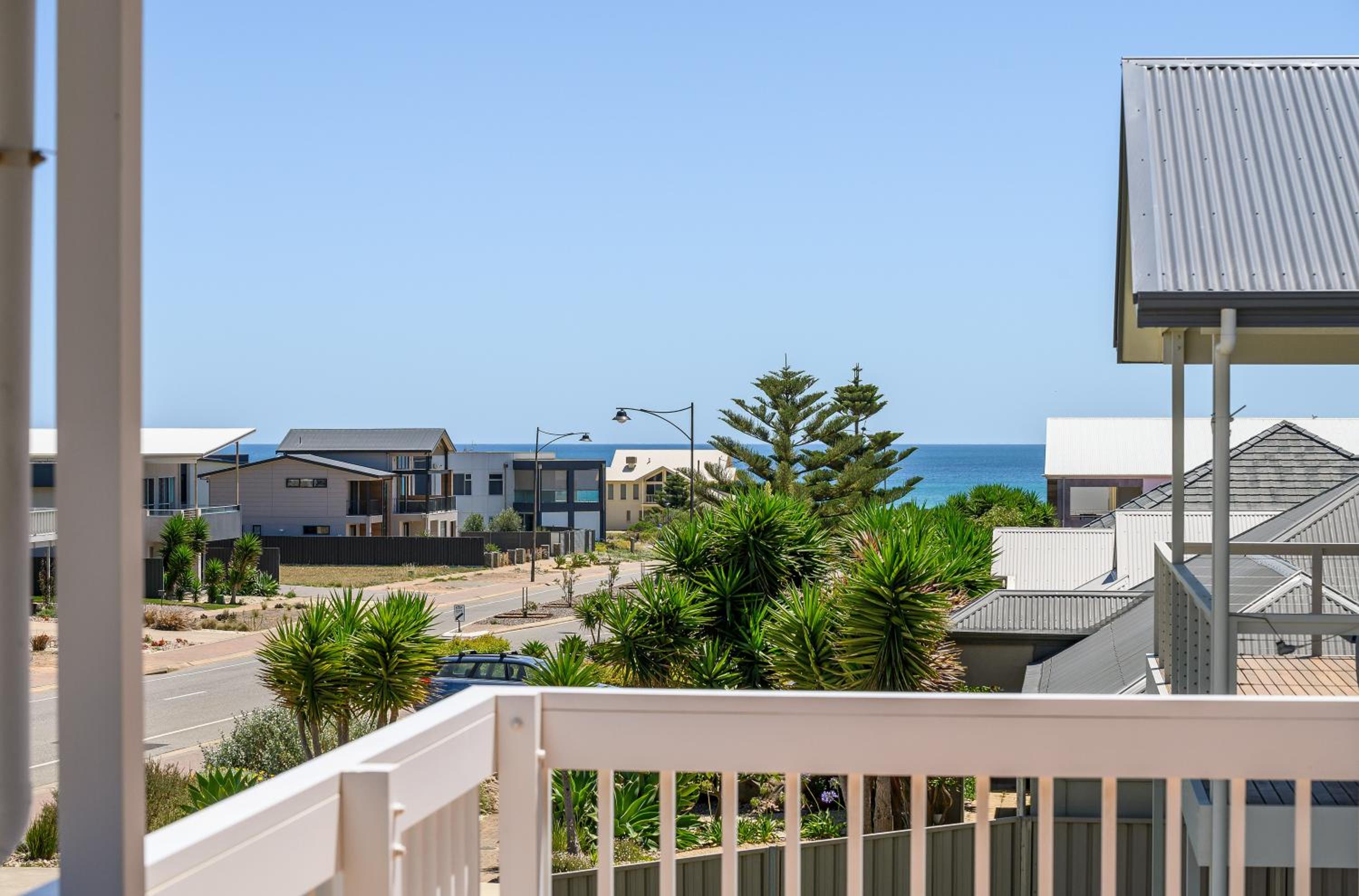 The White House - Sellicks Beach - C21 SouthCoast Holidays