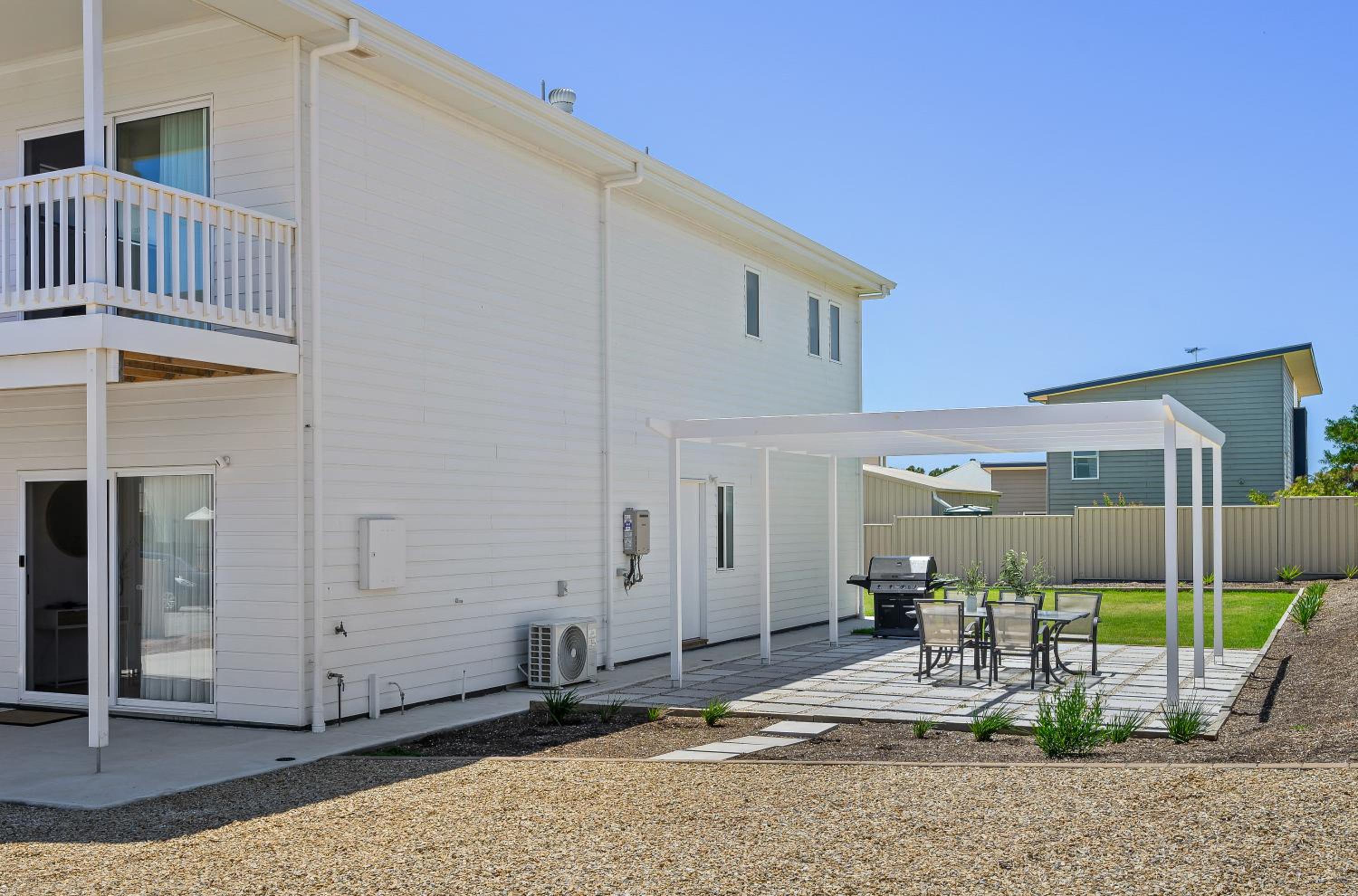 The White House - Sellicks Beach - C21 SouthCoast Holidays