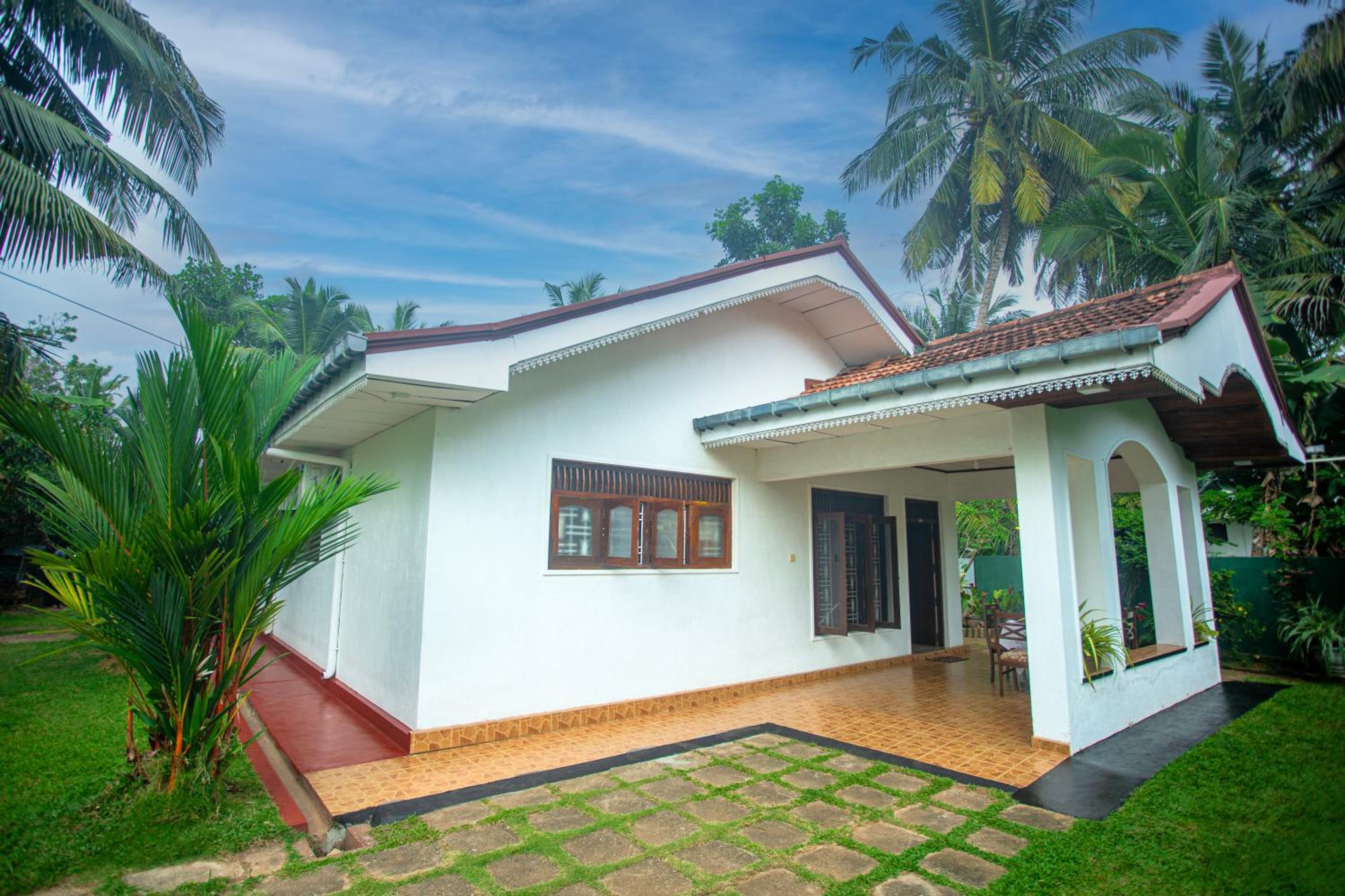 Red Palm Villa view 3