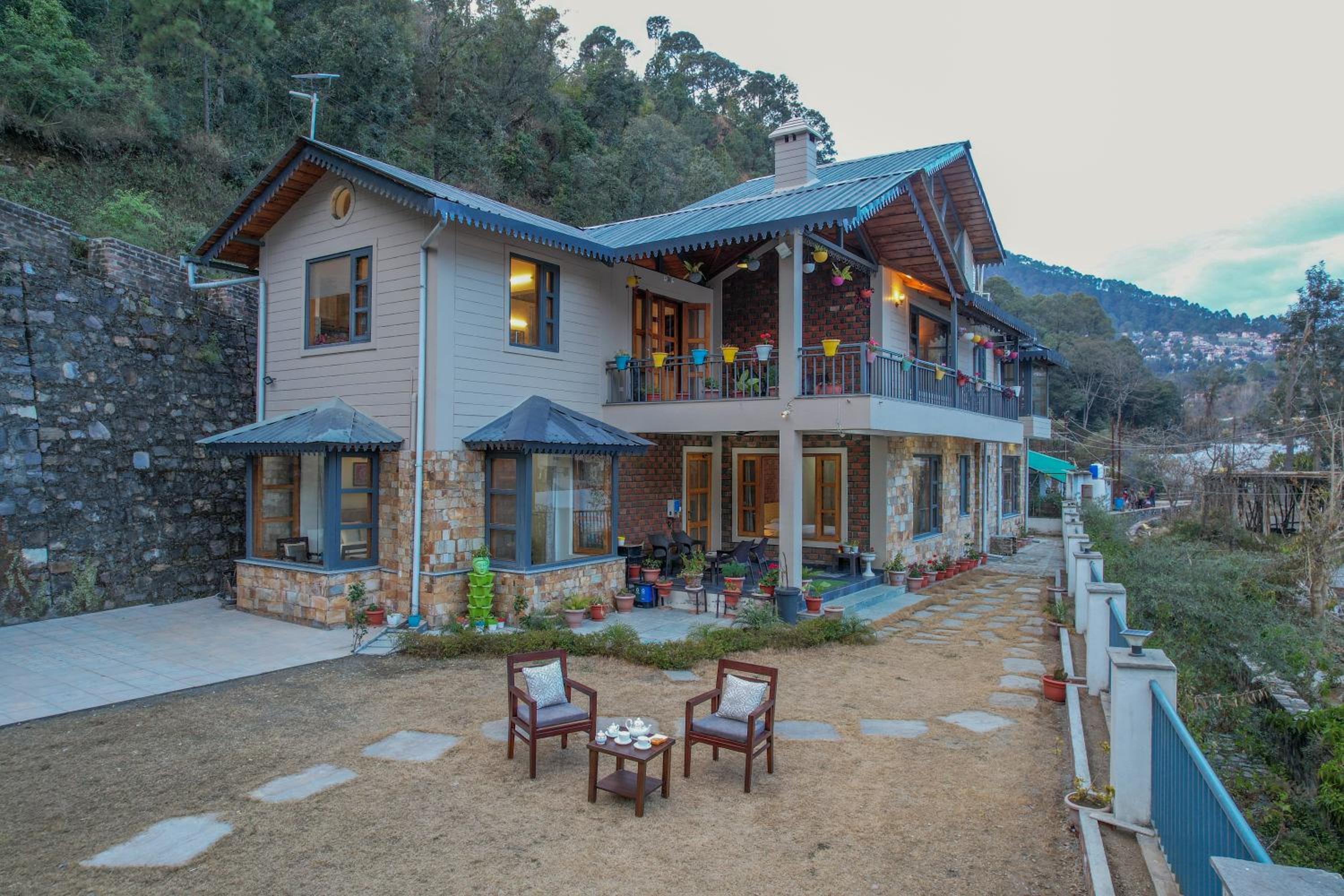 SaffronStays Wood Sparrow - 2BR Pet-Friendly Lakeside & Hill View Cottage for Families view 2