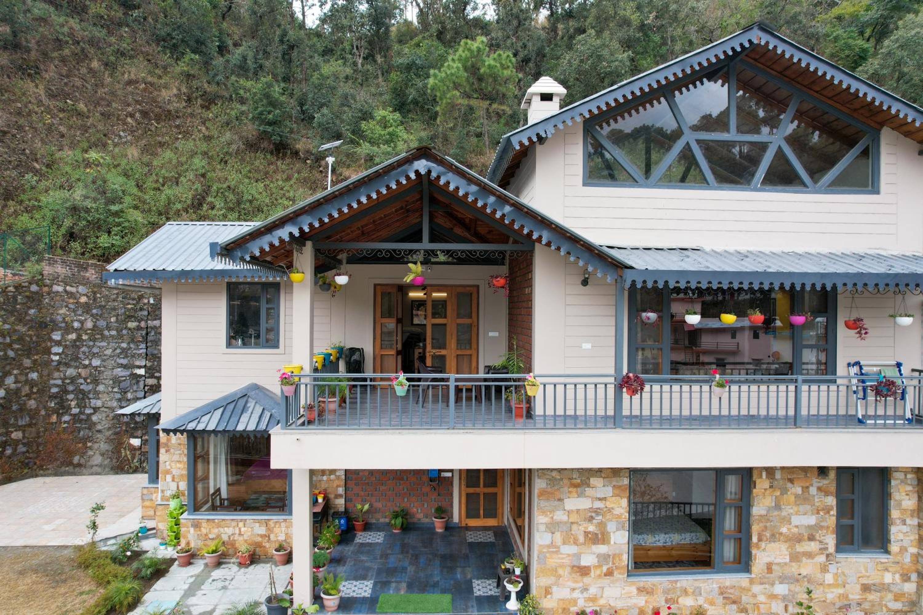 SaffronStays Wood Sparrow - 2BR Pet-Friendly Lakeside & Hill View Cottage for Families view 4