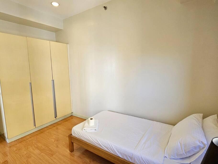 The Infinity Towers in BGC - Simple, Elegant & Spacious 2 Bedroom view 2
