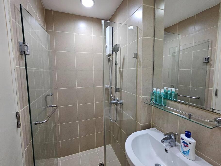 The Infinity Towers in BGC - Simple, Elegant & Spacious 2 Bedroom view 4