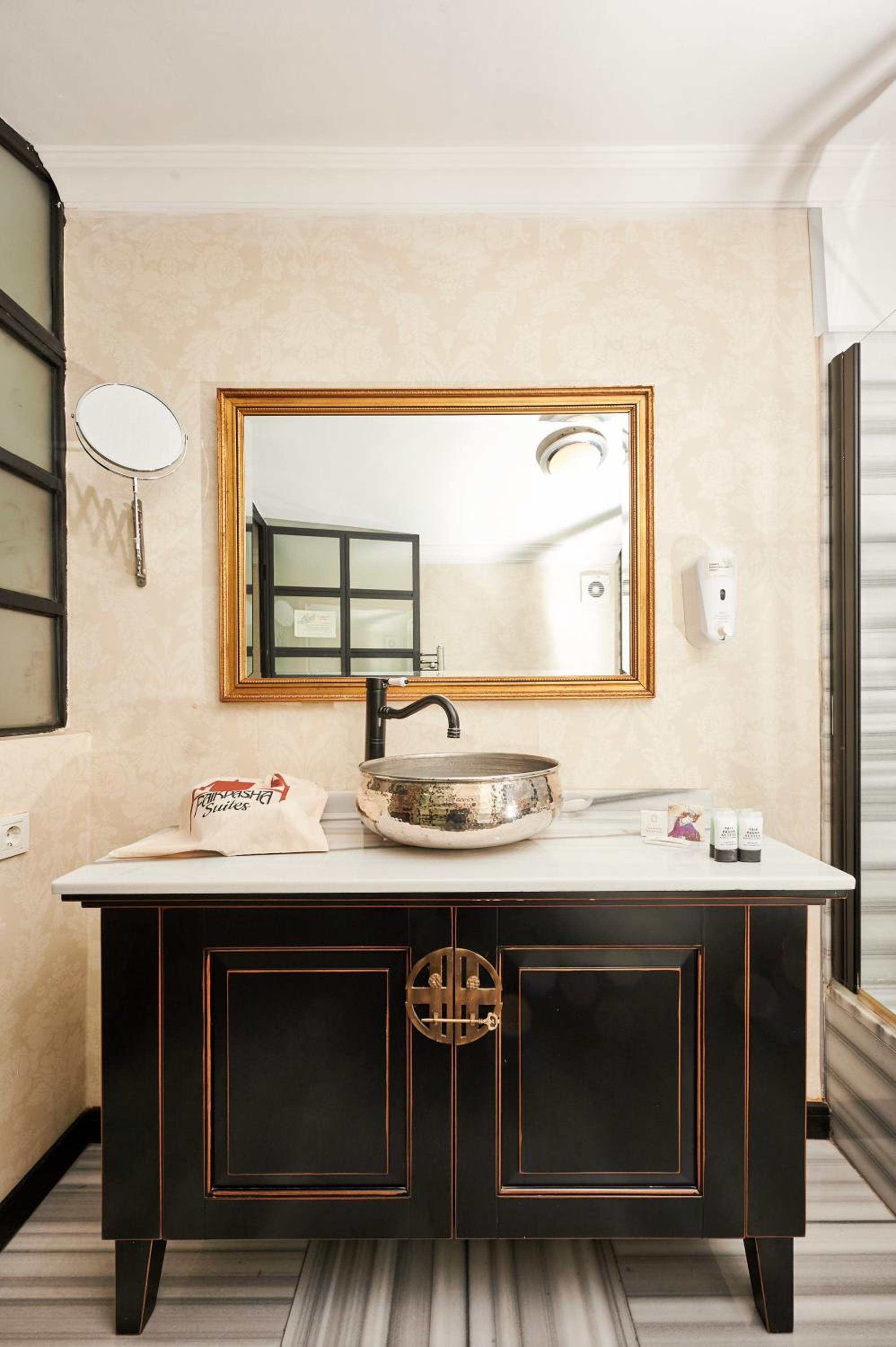 Faik Pasha Otelleri Özel Kategori Beyoğlu İstanbul - Image 214