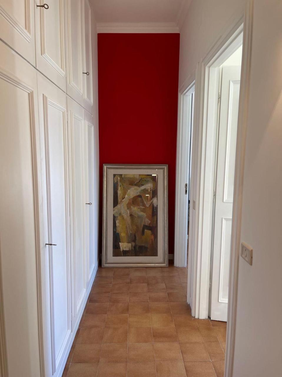Delightful stylish house with private garden close to downtown