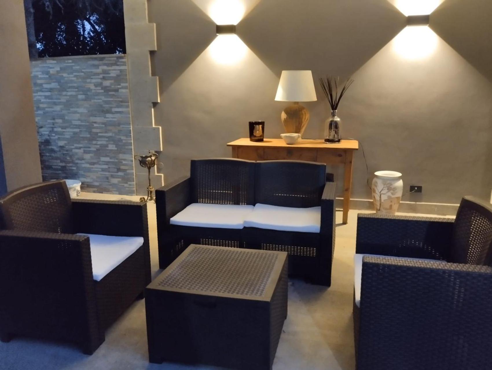 Delightful stylish house with private garden close to downtown