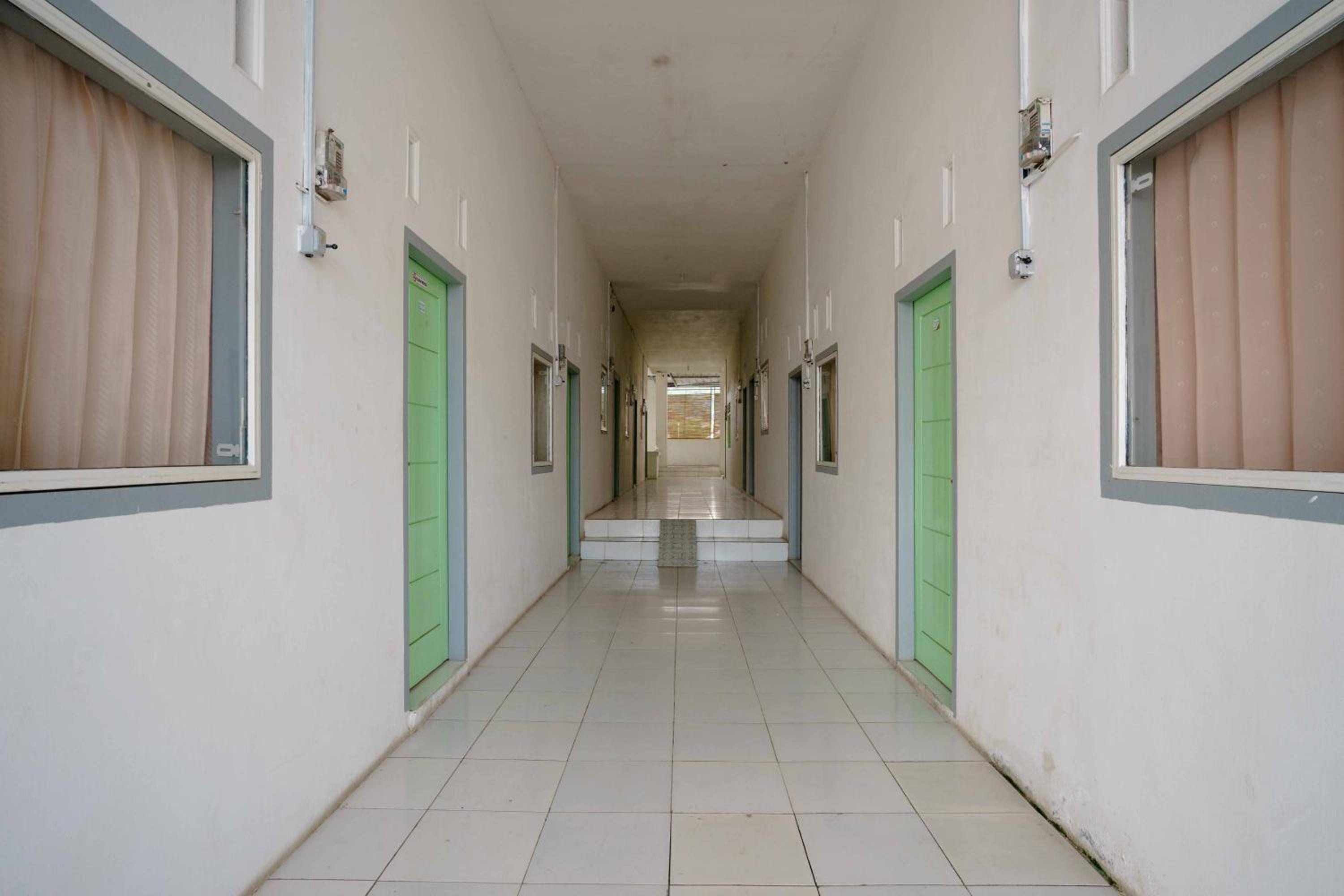 Hotel Lyfriska Residence Lampung RedPartner - Image 1