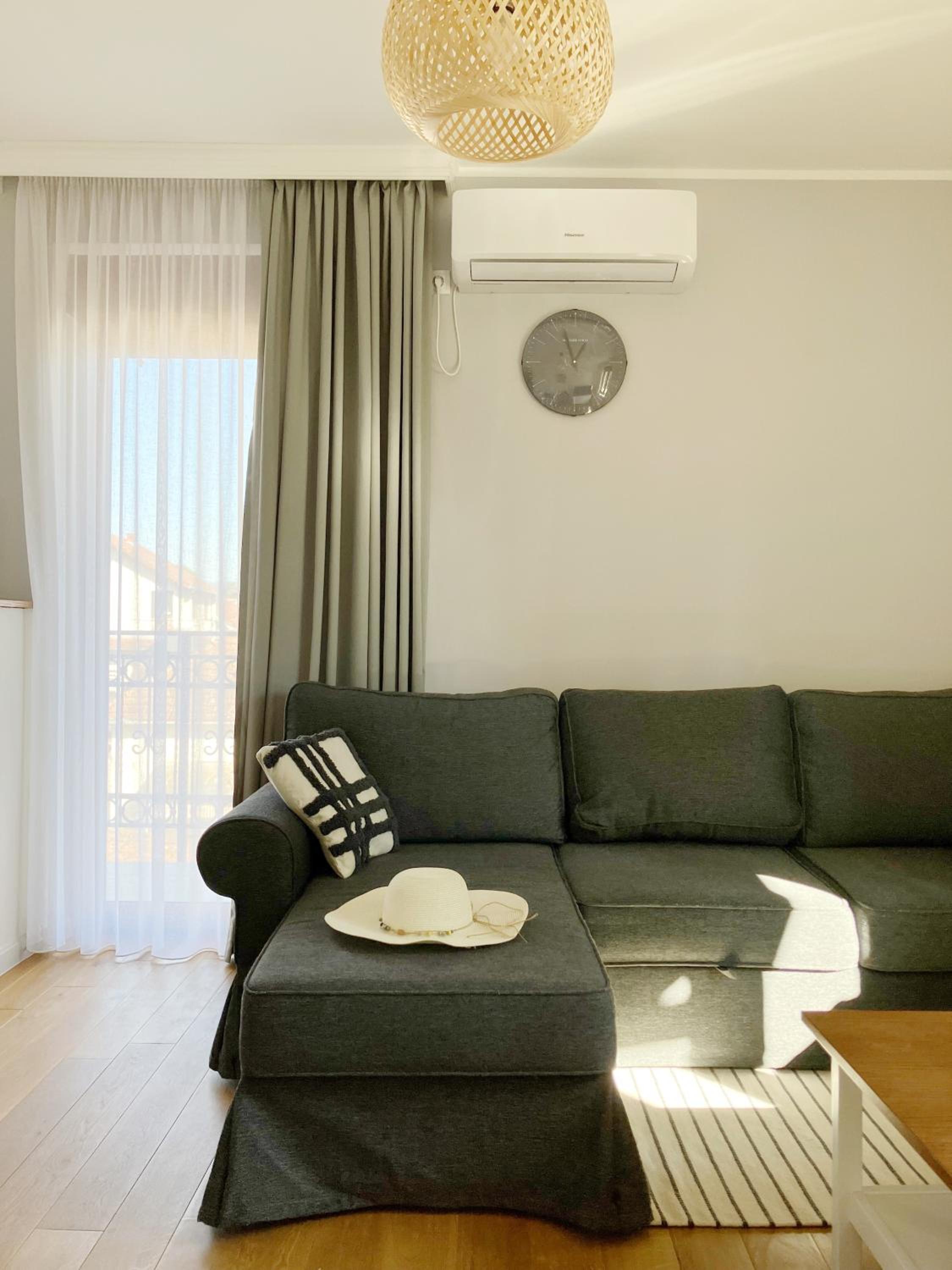 Dom Balkan Apartman White view 2