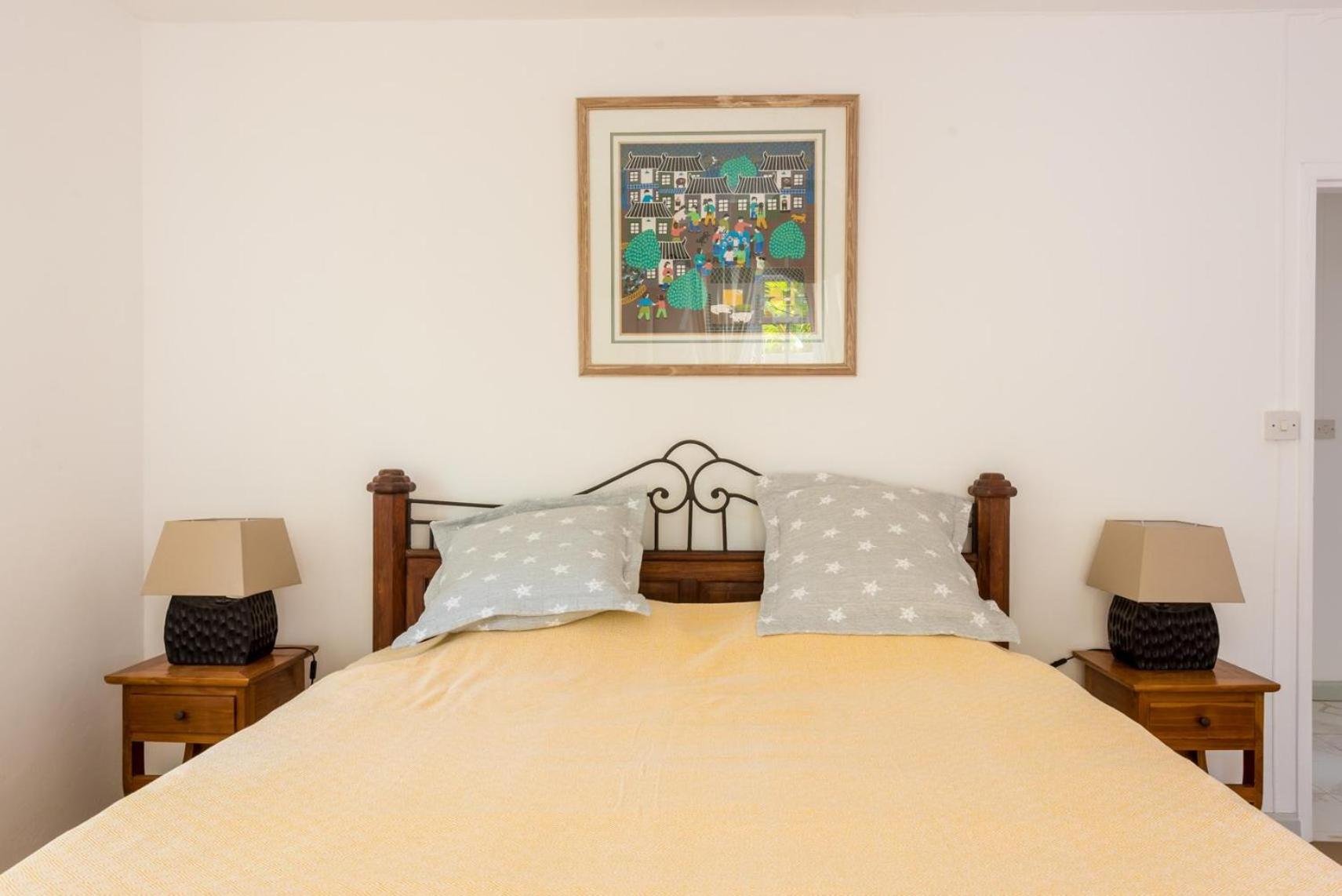 Cosy private bungalow pool 5 mins to beach view 4