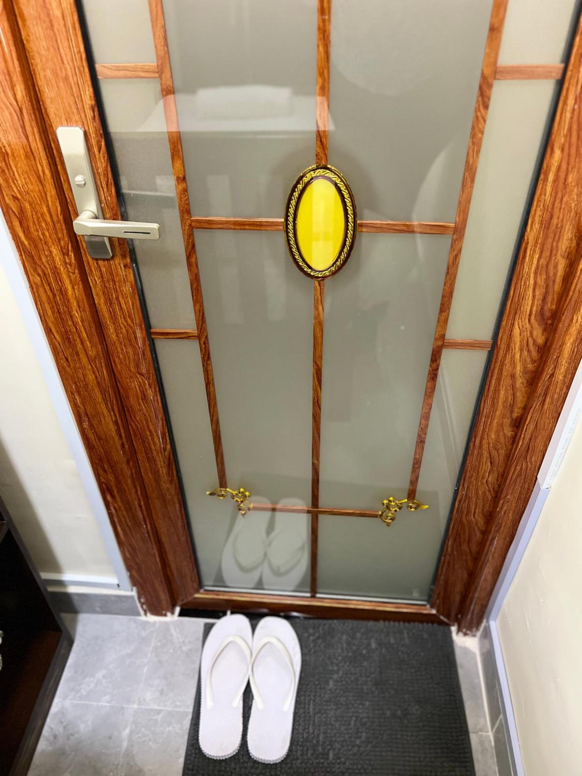 Cozy Ensuite Room in Kilimani - WiFi & Free Parking view 3
