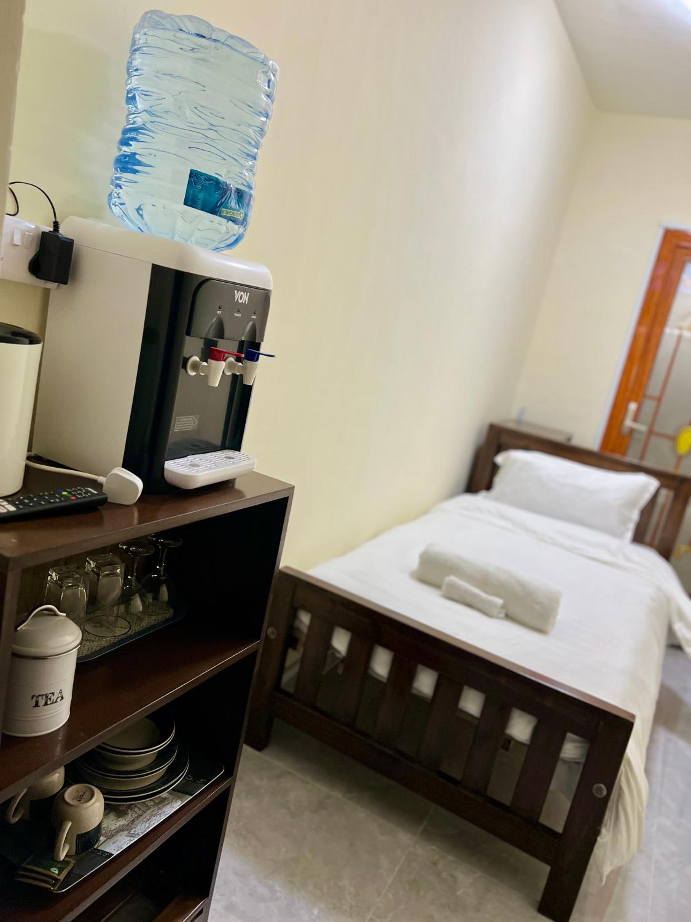 Cozy Ensuite Room in Kilimani - WiFi & Free Parking view 2