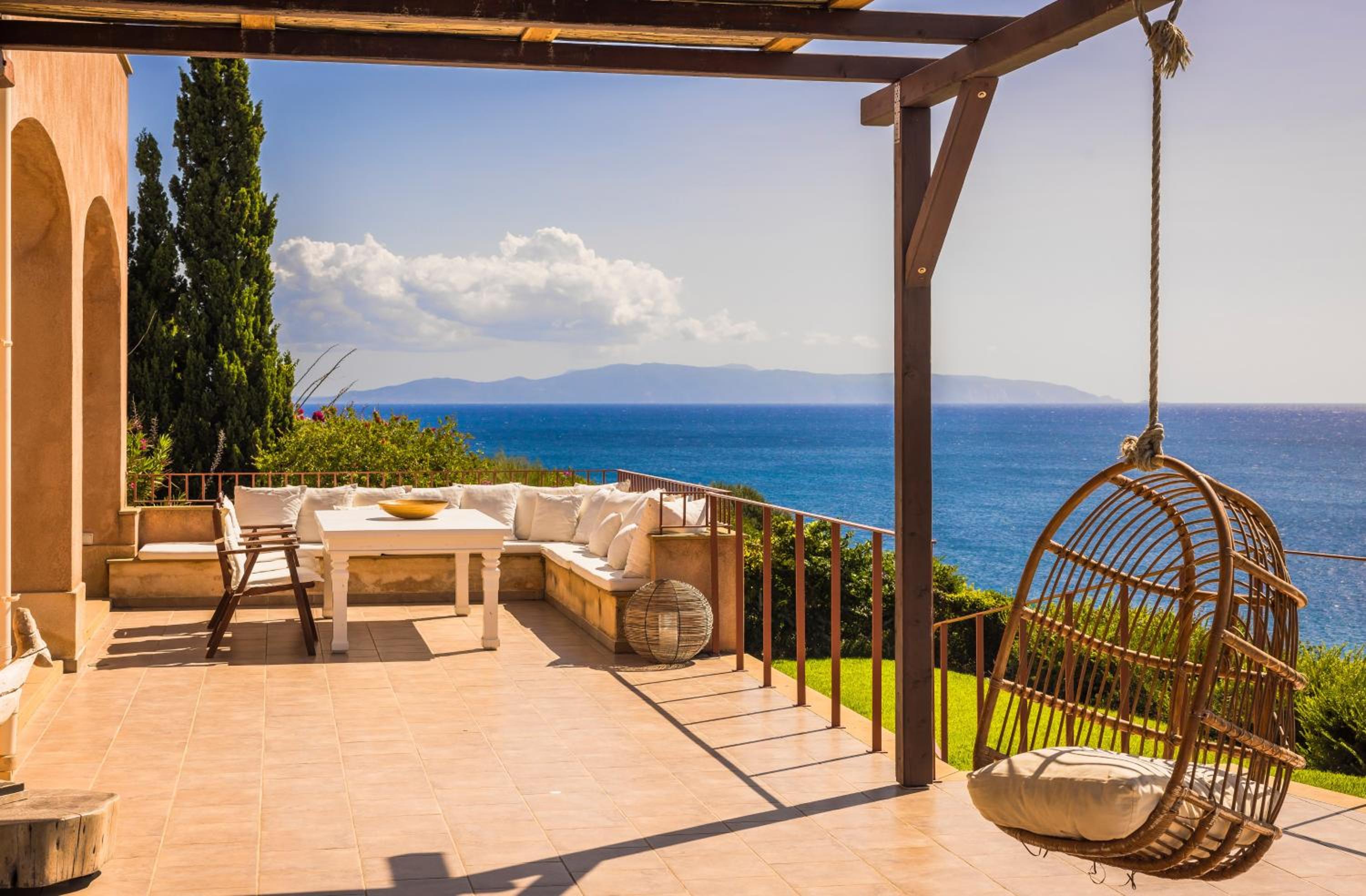 Absolute Villa by Stylish Stays
