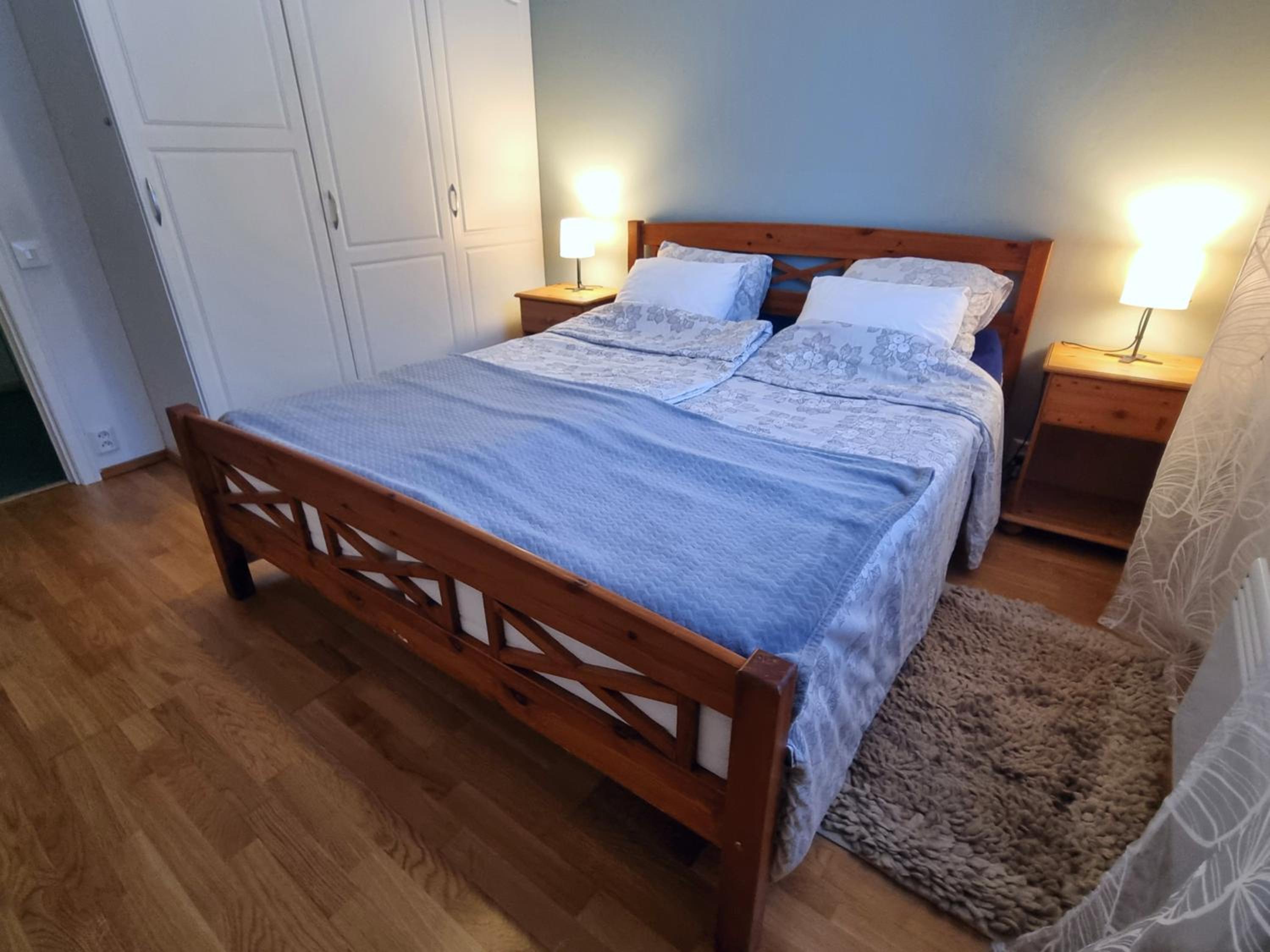 Päätyhuoneisto: Nariseva puulattia!