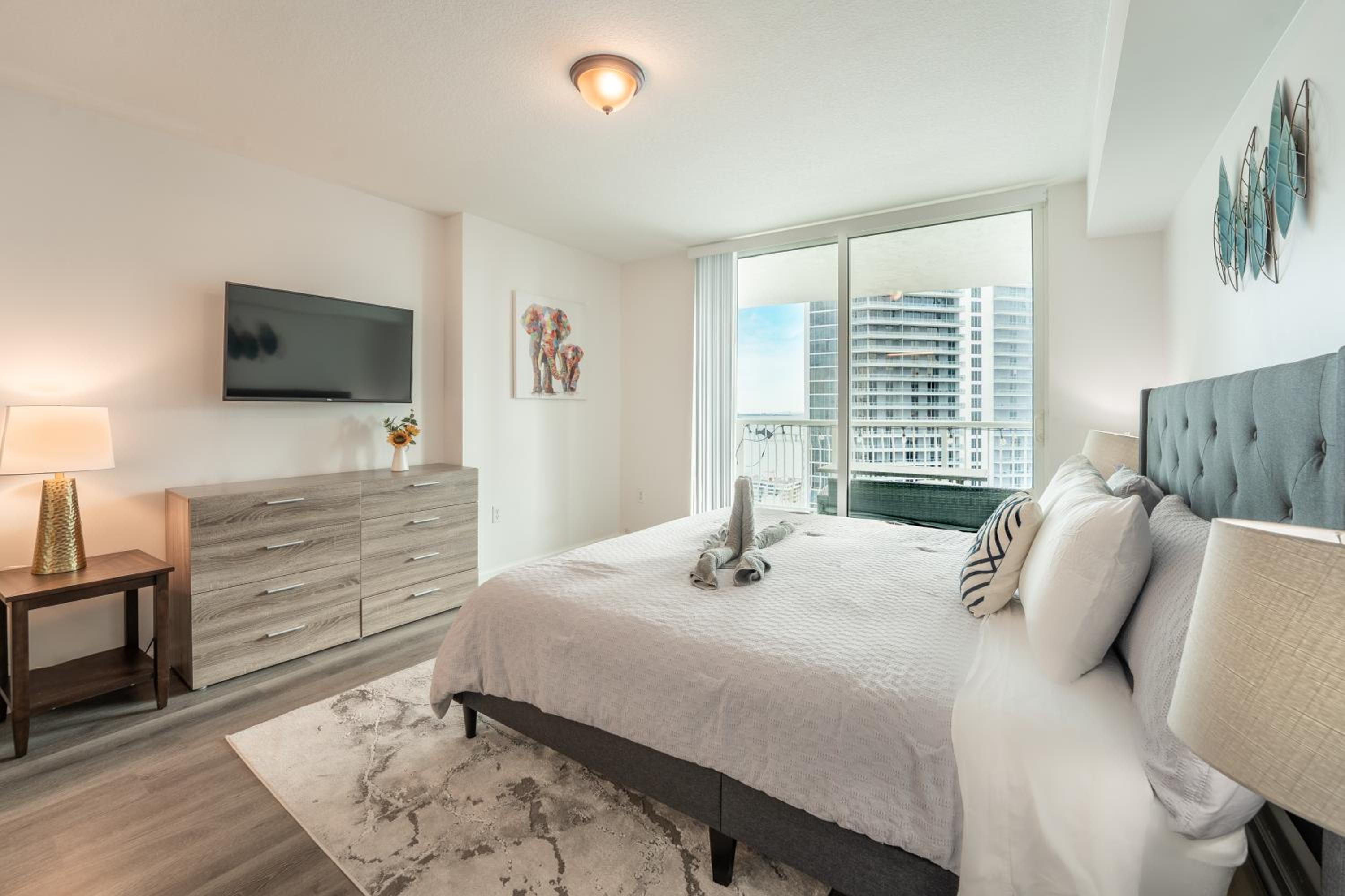 Bay Front Highrise Oasis in Brickell