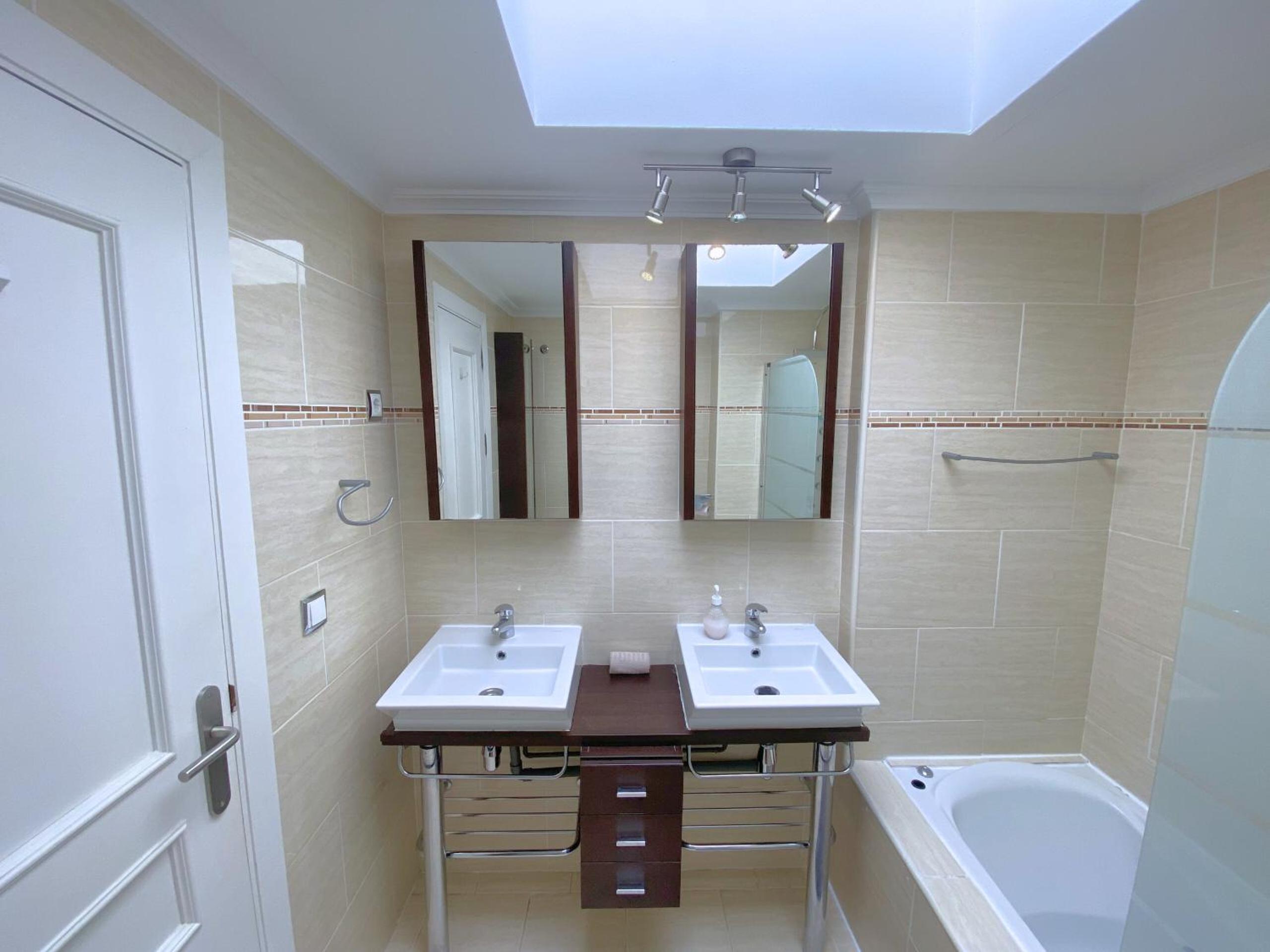 Benalmadena Harbour Penthouse with big terrace and sea view
