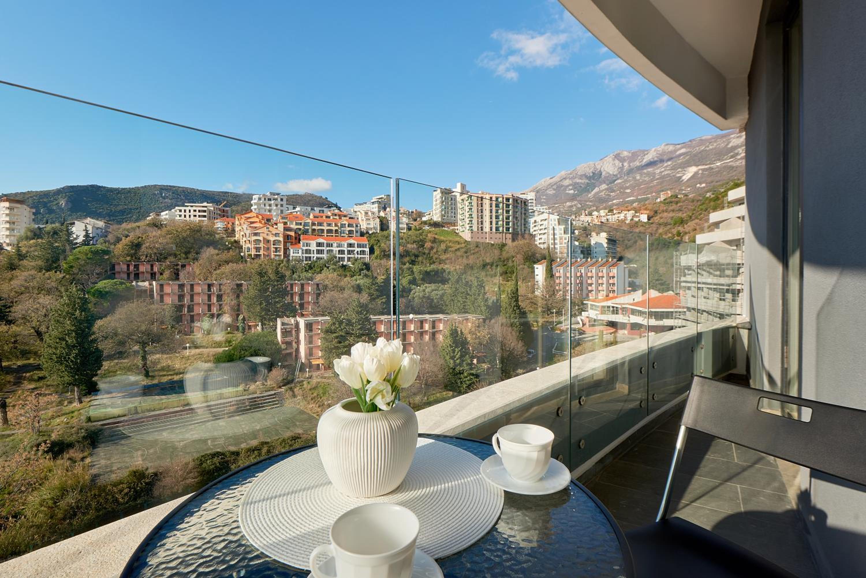 Skyline resort