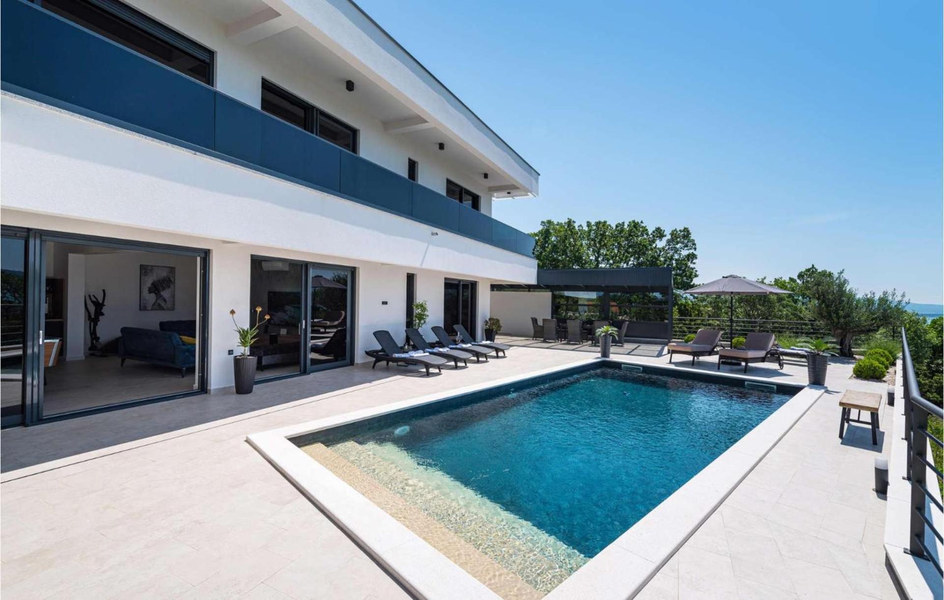 Villa Royal Hill with pool