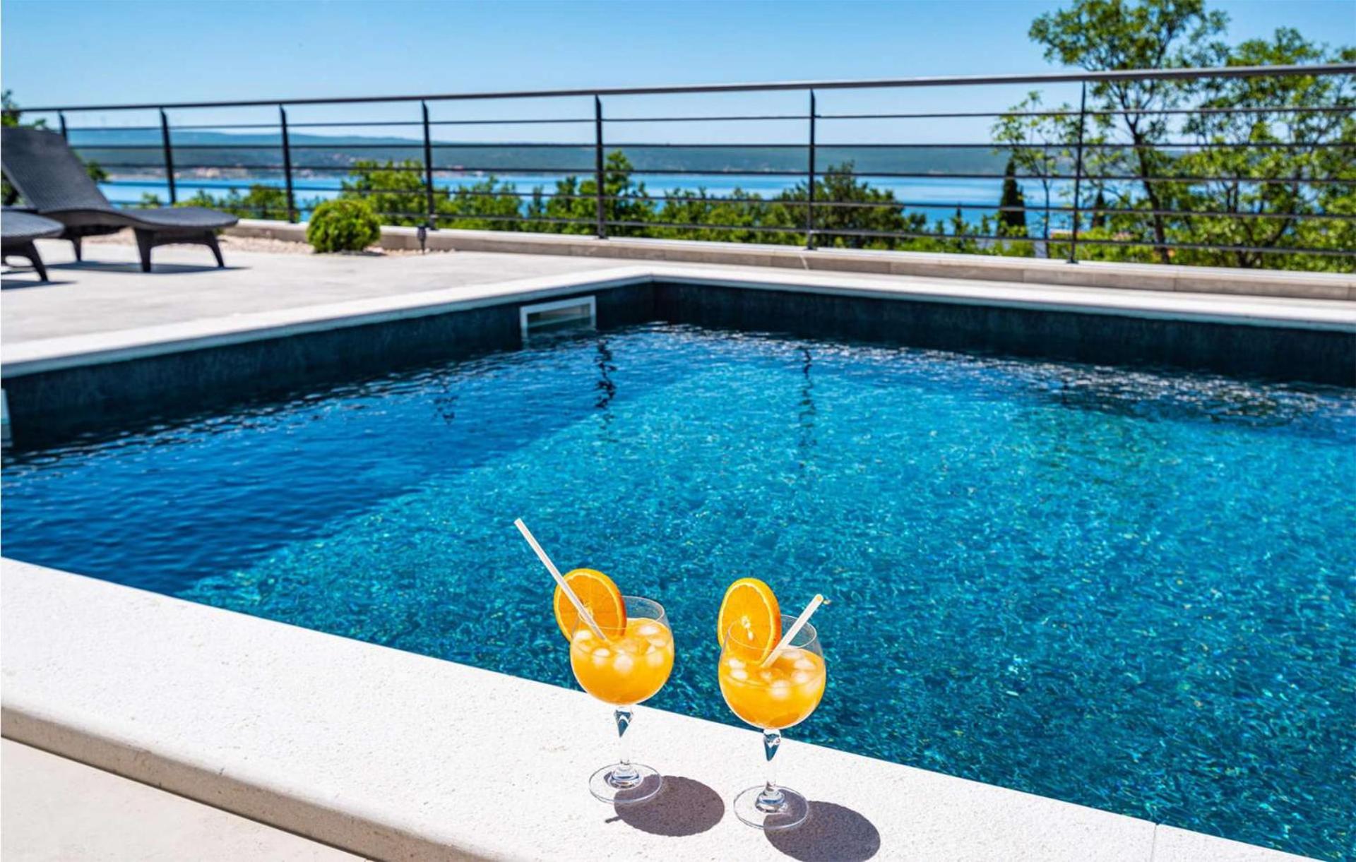 Villa Royal Hill with pool