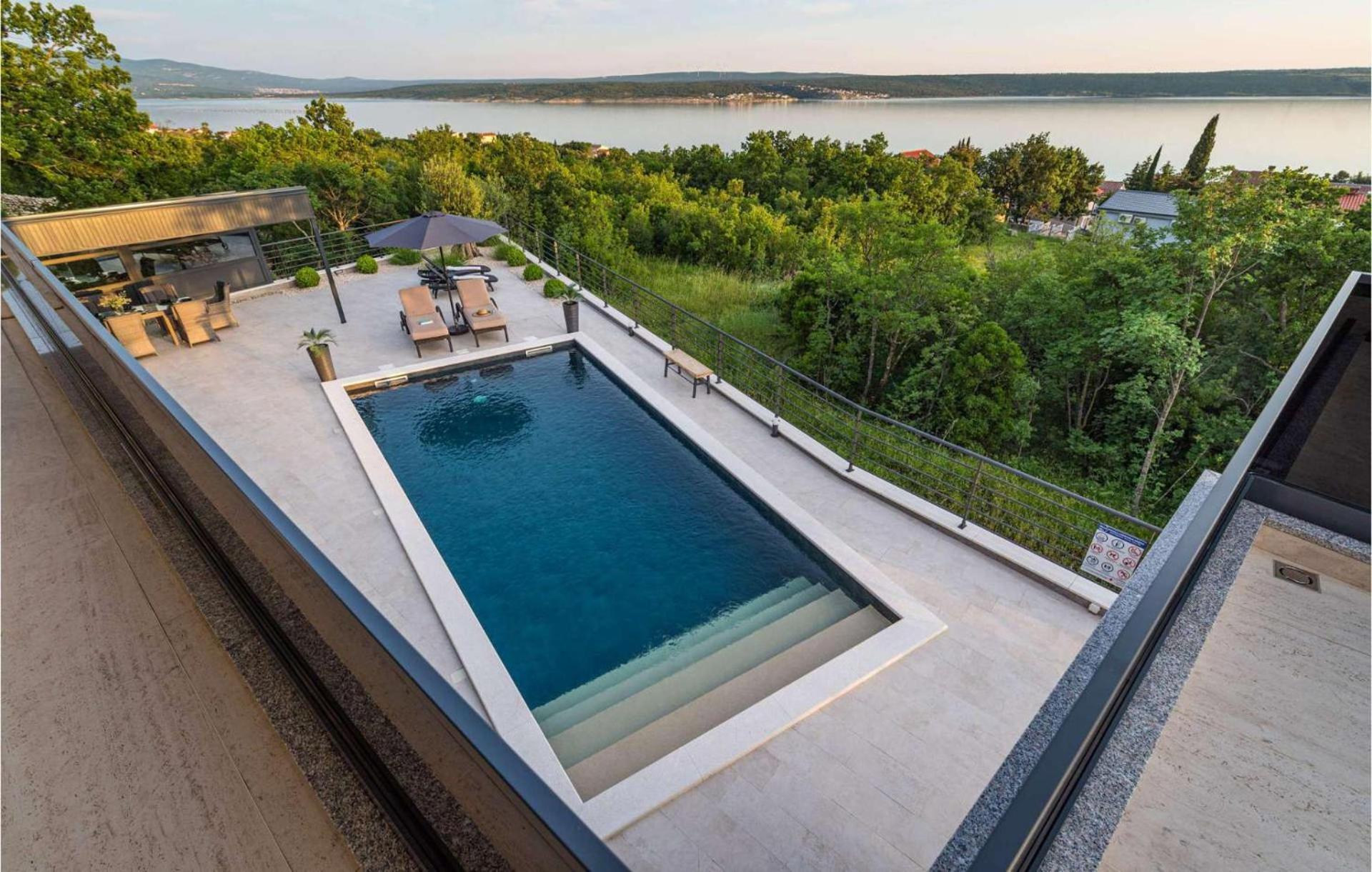 Villa Royal Hill with pool