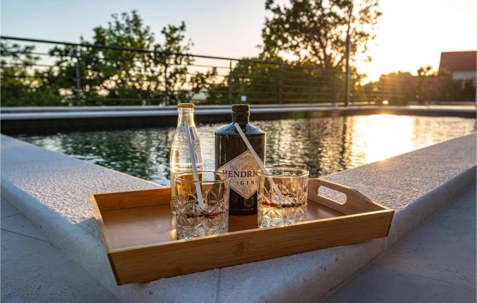 Villa Royal Hill with pool