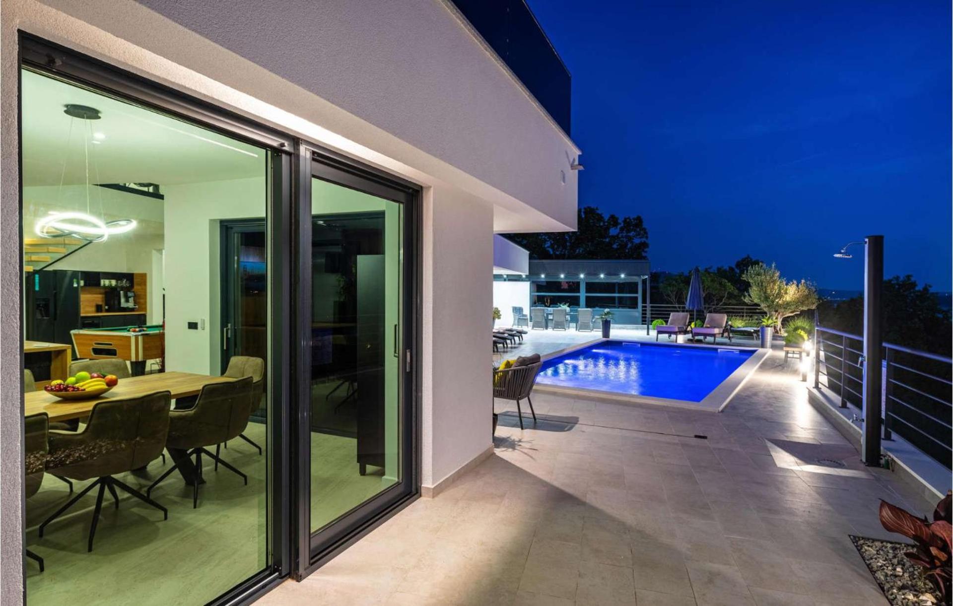 Villa Royal Hill with pool