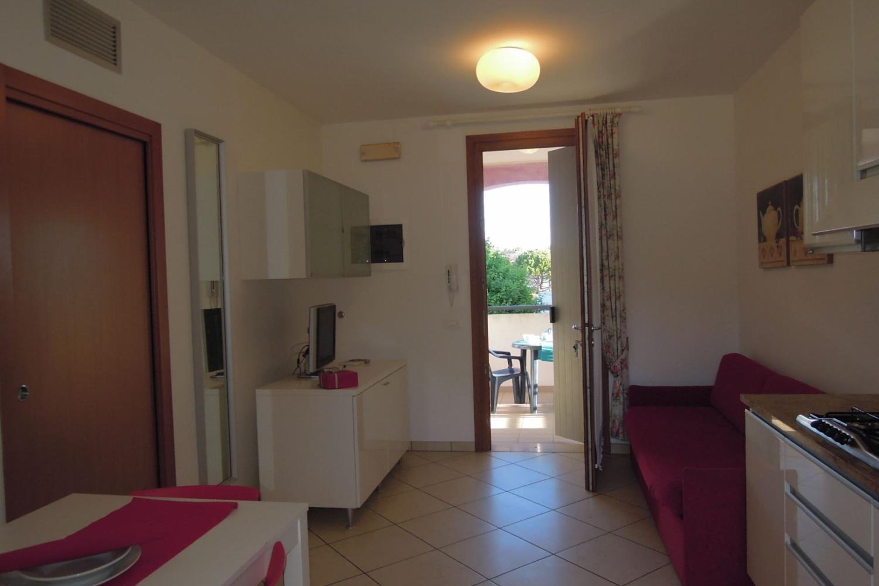 Modern three room flat with pool view 4