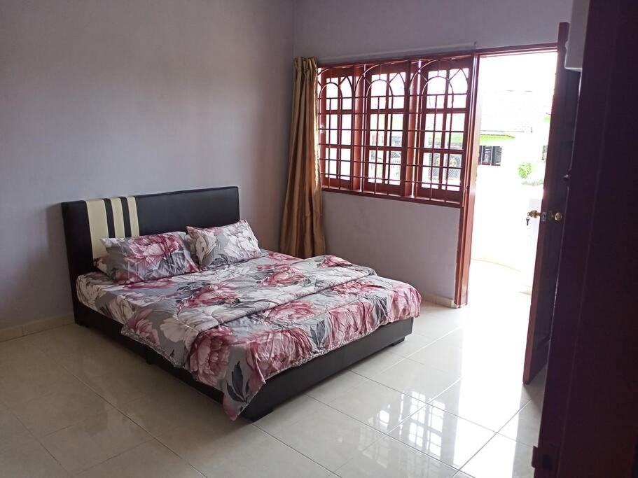 double storey cosy homestay pengkalan balak fully aircon view 5
