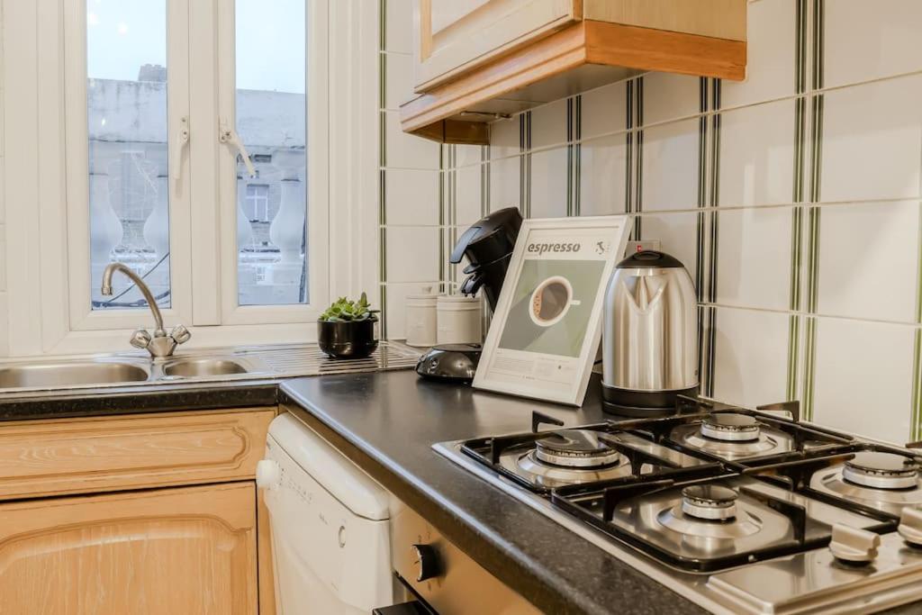Beautiful 2Bed Apt by Hyde Park