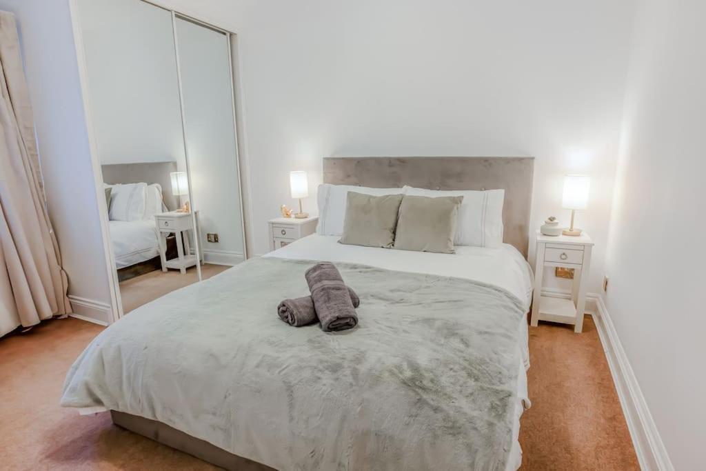Beautiful 2Bed Apt by Hyde Park