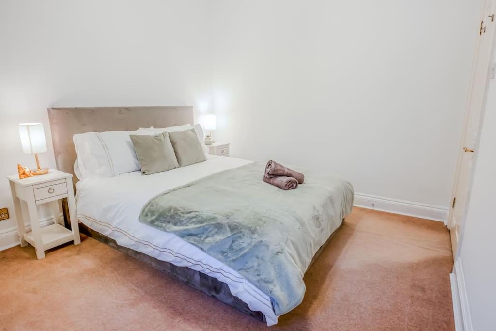 Beautiful 2Bed Apt by Hyde Park