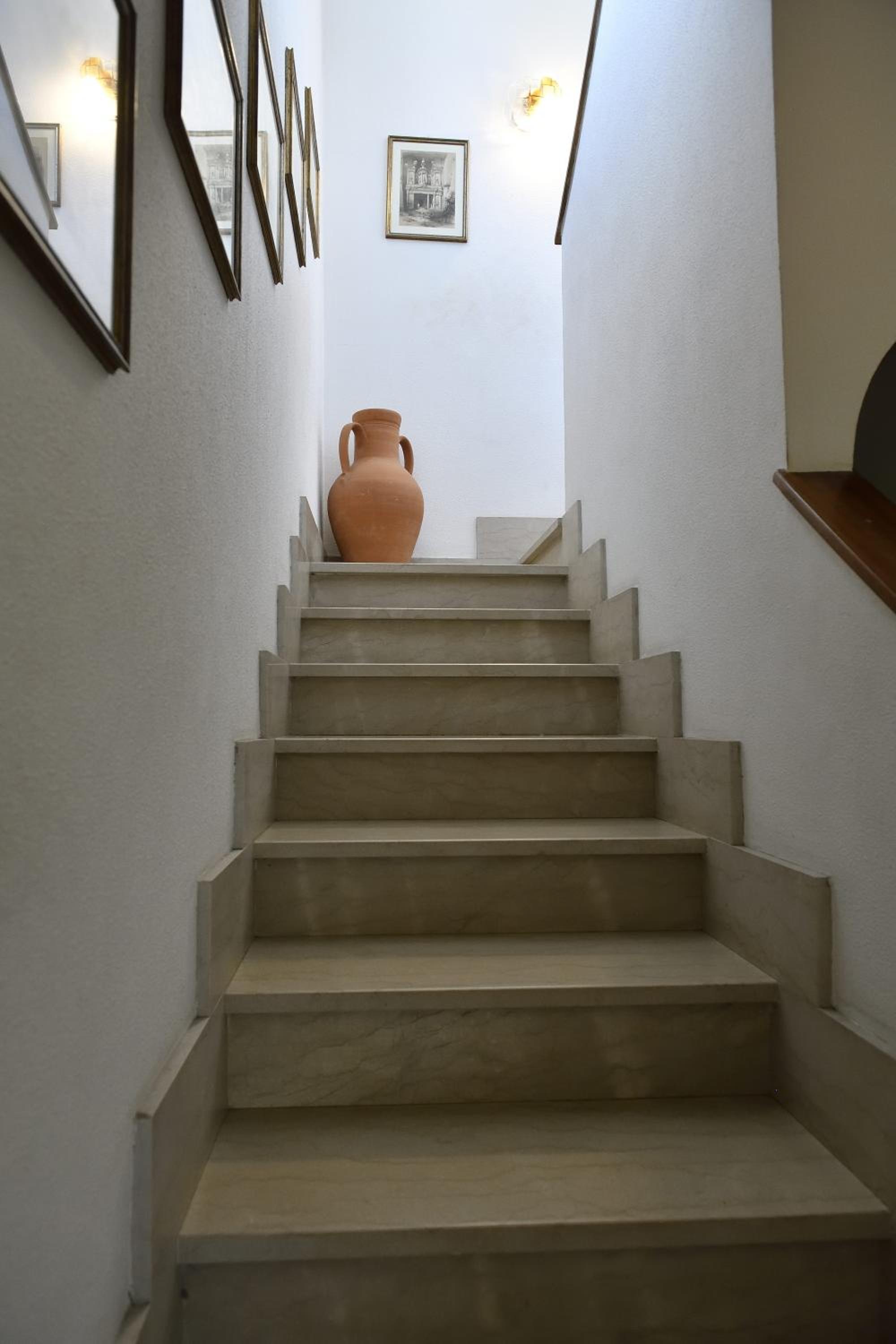 Photo 34