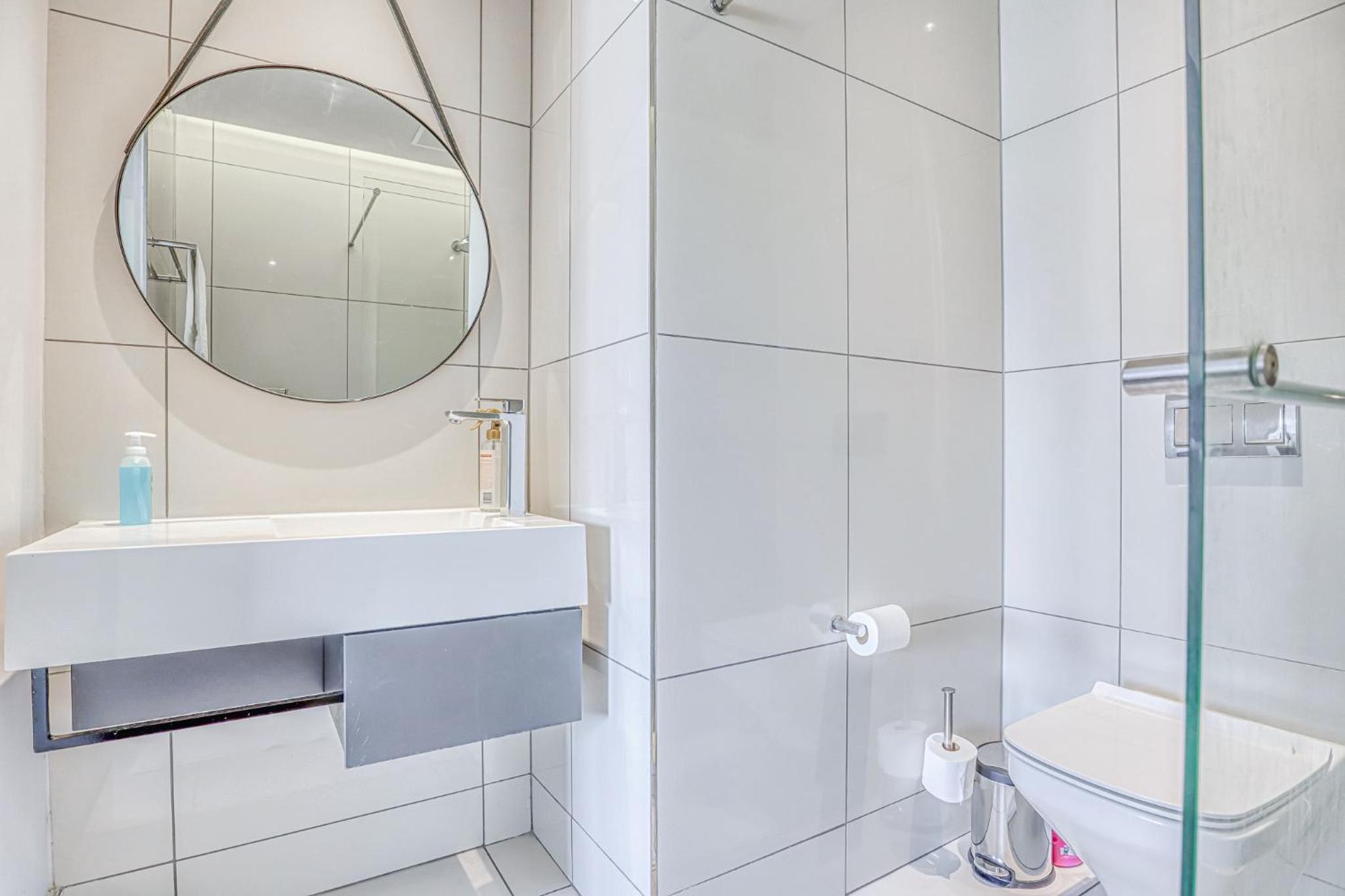 Luxurious One Bedroom Apartment - Capital On Park
