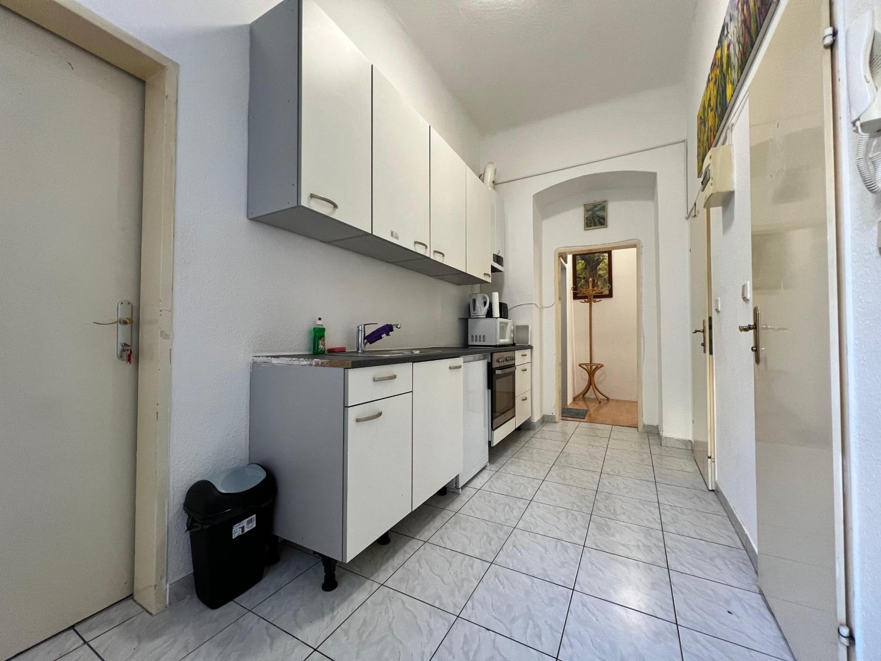 Affordable 3BR Apt. Near Meidling Station
