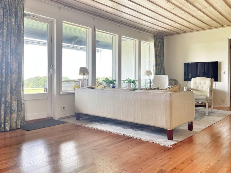 Sea Views Guest Cottage Hovs Hallar view 3